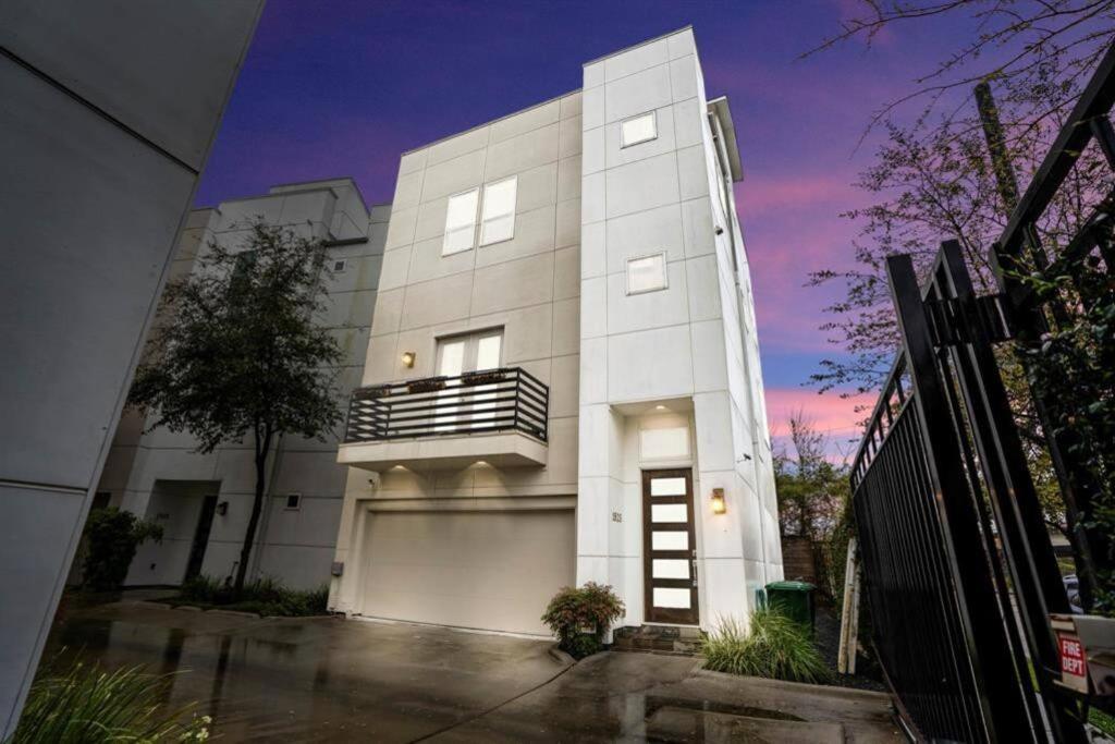 Вилла Casa Labella - Downtown Skyline Views - Sleeps 10 Хьюстон Экстерьер фото