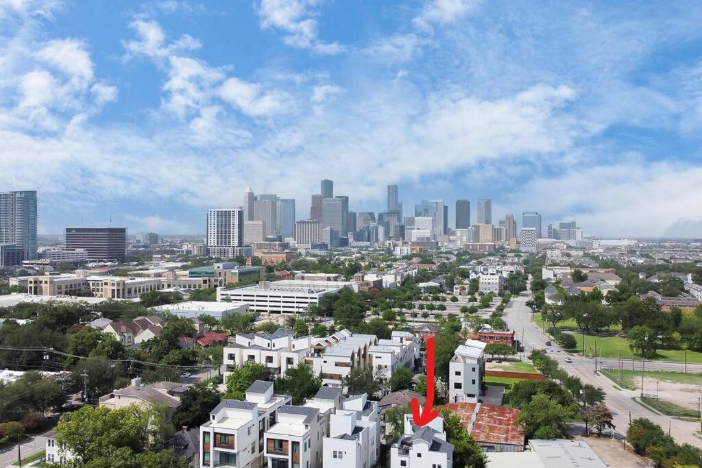 Вилла Casa Labella - Downtown Skyline Views - Sleeps 10 Хьюстон Экстерьер фото