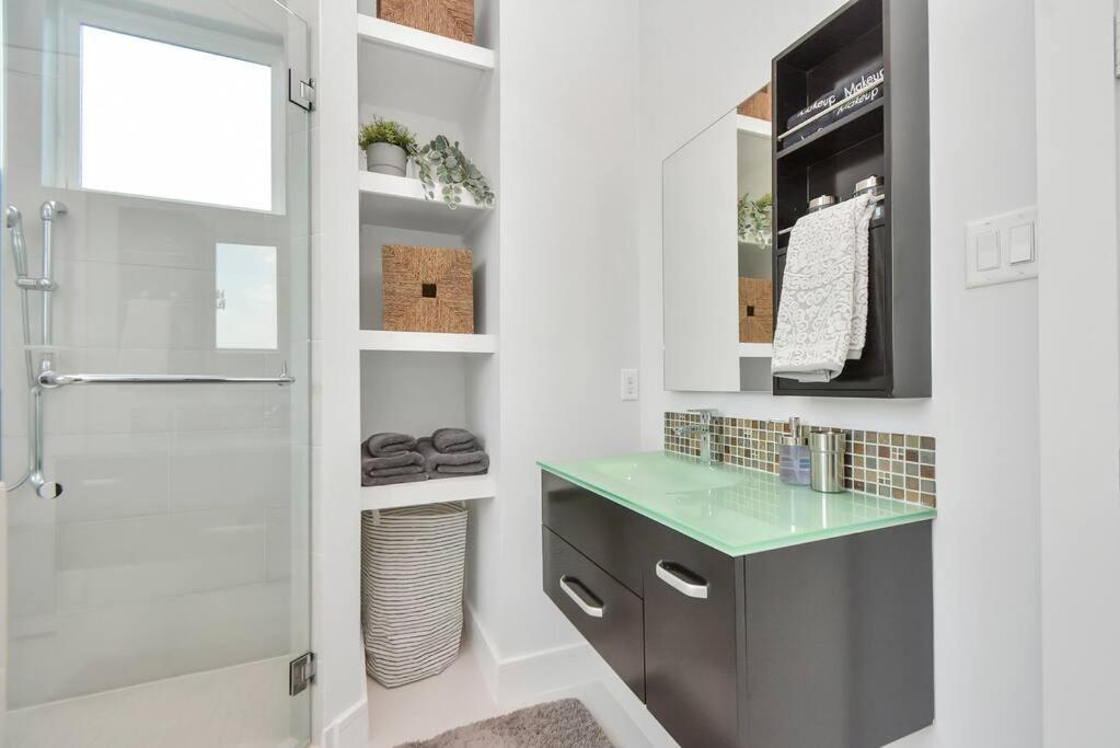 Вилла Casa Labella - Downtown Skyline Views - Sleeps 10 Хьюстон Экстерьер фото